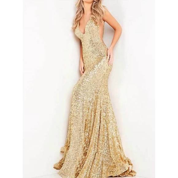 NEW JOVANI fitted v neckline sequin gown in gold